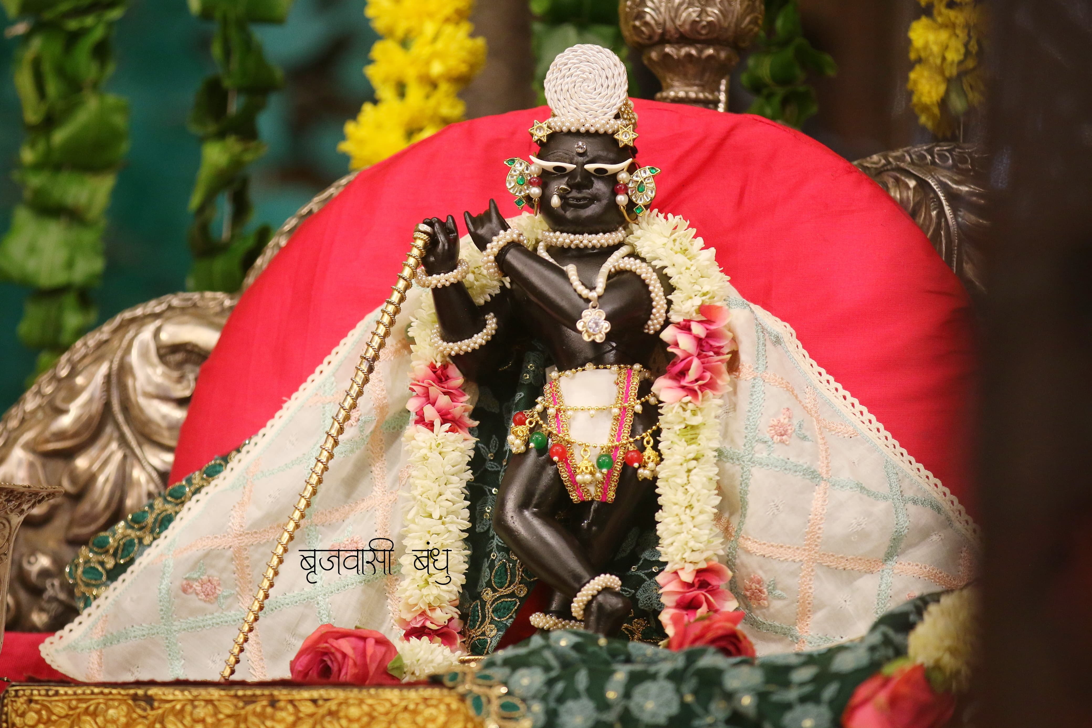 Radharamanji Mandir in Vrindavan, A Temple That Will Touch Your Soul